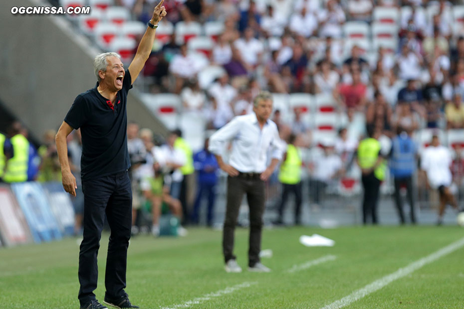 Lucien Favre hurle ses consignes