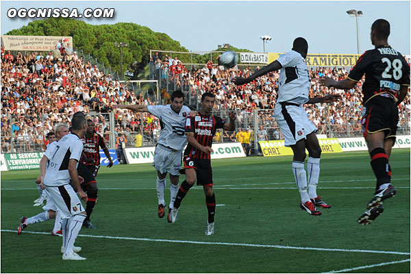 Nice pousse en fin de match, mais sans succés