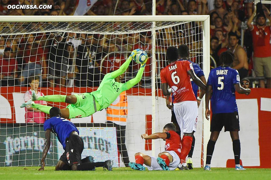 Yannis Clementia fait un bon match