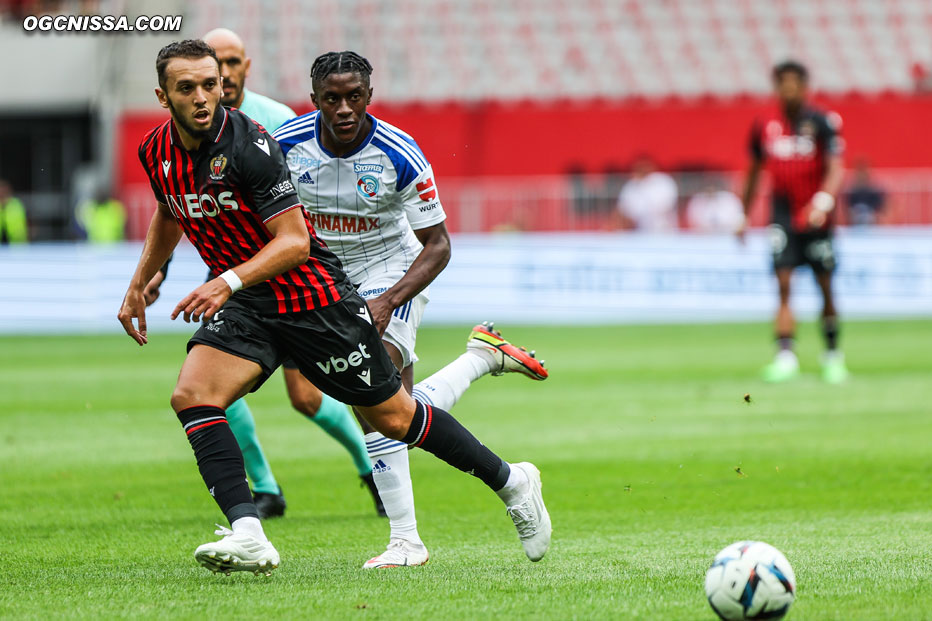 Amine Gouiri obtient un penalty