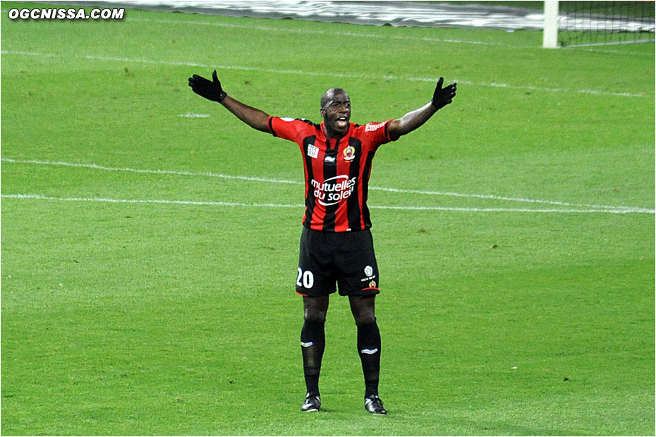 Première en rouge et noir pour Souleymane Diawara dans les 10 dernières minutes de cette rencontre