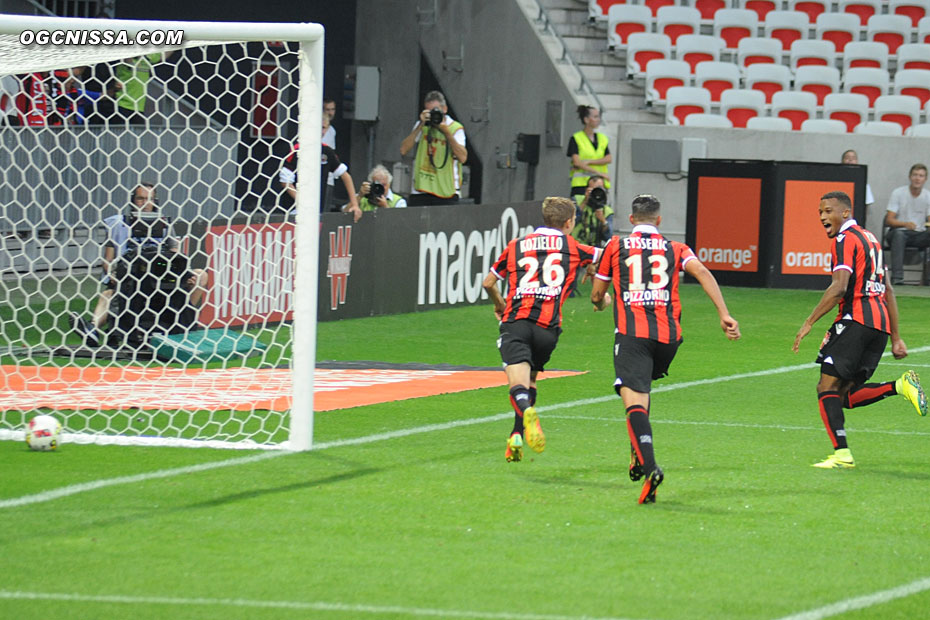 Le premier but de Vincent Koziello cette saison, pour la plus grande joie d'Alassane Pléa