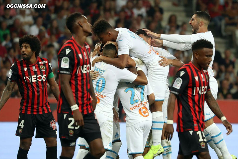 Après 10 minutes d'interruption, le match reprend et Marseille prend l'avantage