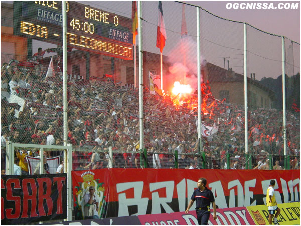 La BSN lors de la rencontre Nice - Werder Brême : 0 - 0 (Intertoto, 16 juillet 2003)