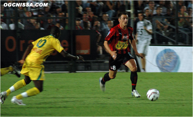 Sébastien Roudet rentre en jeu à la place de Vahirua