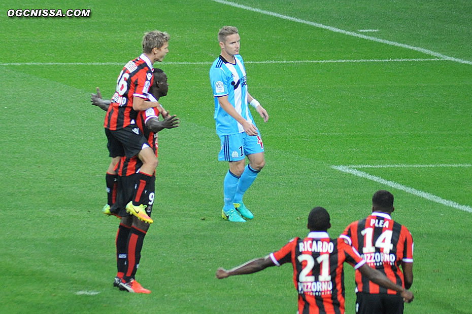 Belle scéne de joie entre Mario Balotelli et Vincent Koziello