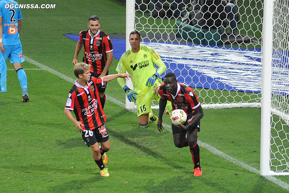 Mais Mario Balotelli égalise rapidement, devant Vincent Koziello et Valentin Eysseric