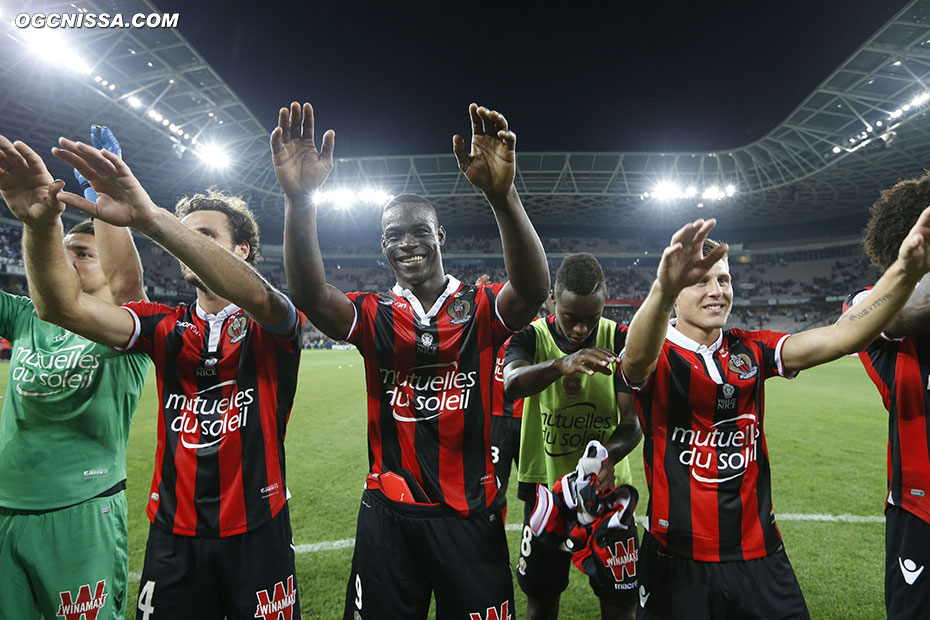 Belle première pour Mario Balotelli. Nice a maintenant rendez-vous avec Schalke 04 en coupe d'Europe