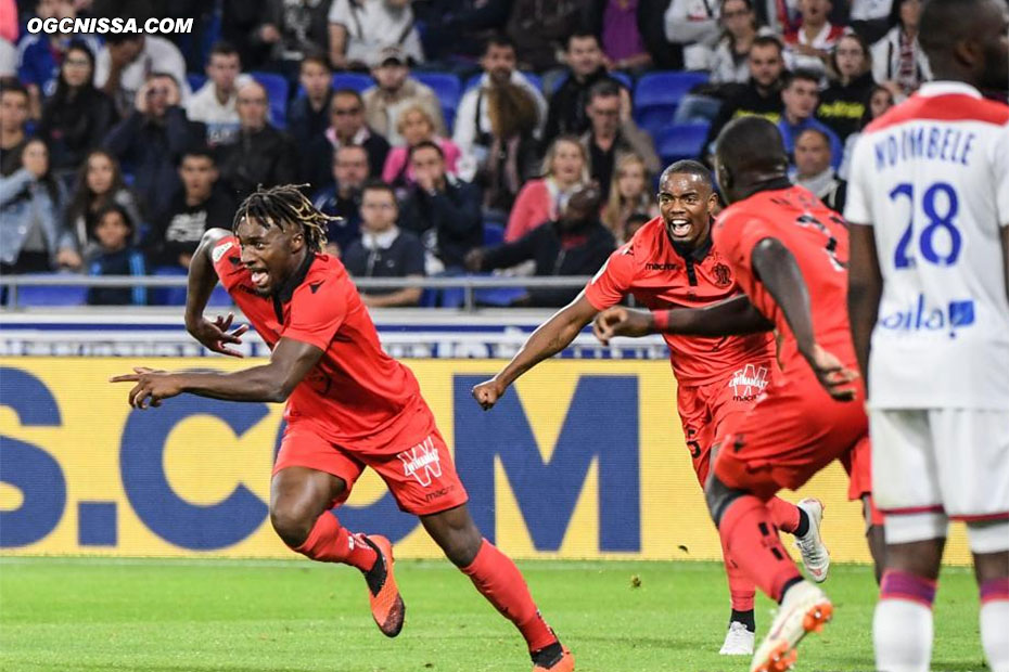 D'une magnifique frappe, Allan Saint Maximin ouvre le score