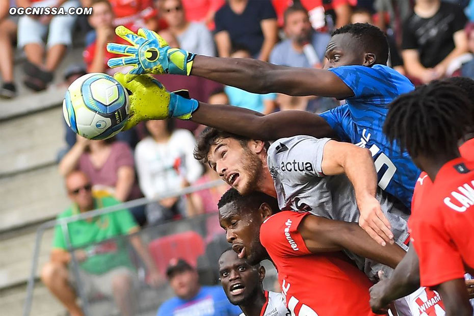 Gautier Lloris, titulaire en défense centrale