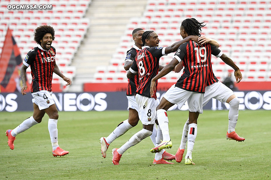 Le capitaine Dante Bonfim et ses hommes réussissent un très bon début de saison.