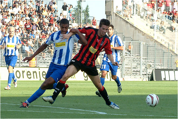 Match retour du 2e tour de la coupe Intertoto. Les Aiglons de Roland Linz ne peuvent l'emporter. 1 but partout score final, but niçois marqué par Varrault.