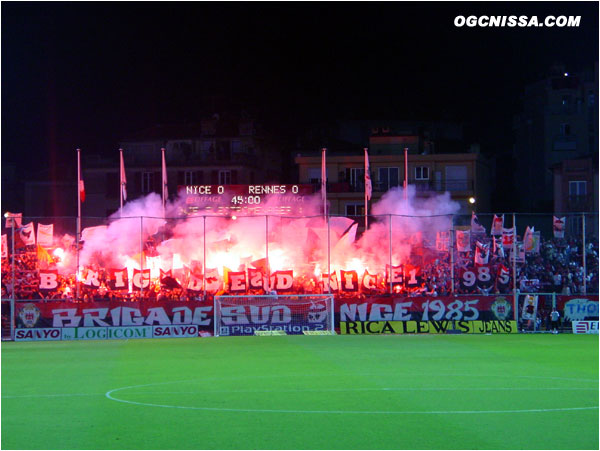 Superbe tifo côté BSN ...