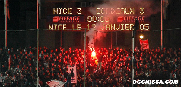 Finalement, match nul 3 buts partout, avec un penalty de Vahirua dans les arrêts de jeu. Fumigènes en BSN.