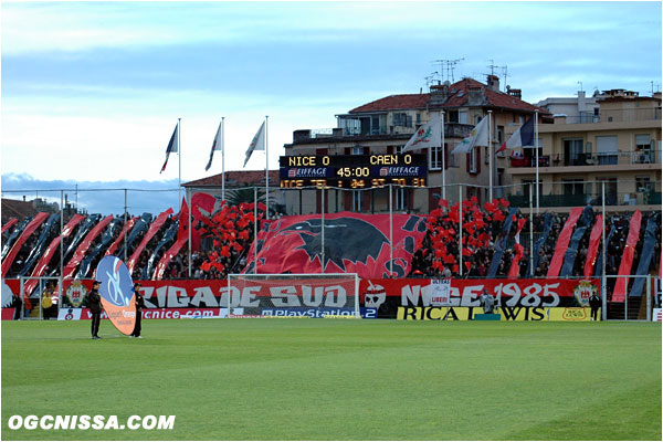 Beau tifo de la BSN pour la réception de Caen.