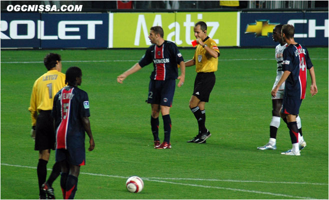 Armand est expulsé logiquement en fin de match pour un tacle sur Koné qui partait seul au but