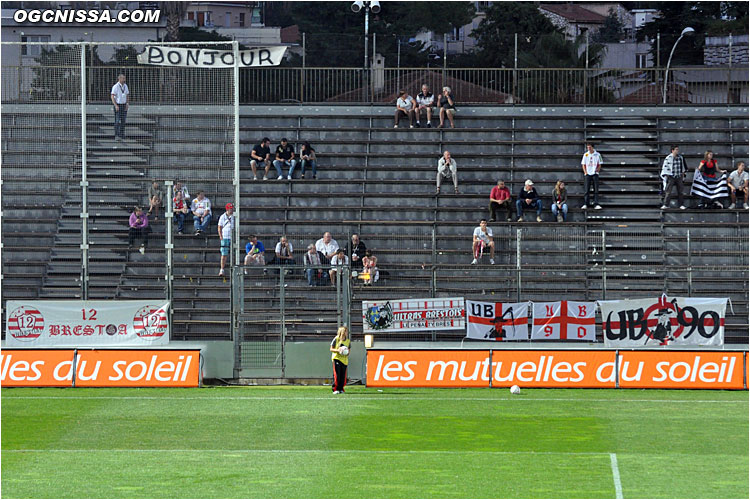 Les quelques supporters visiteurs