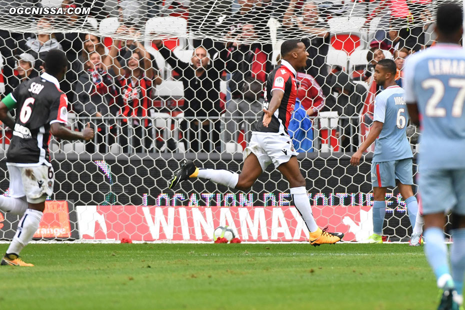 Alassane Pléa double la mise !