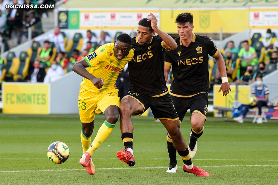 Jean-Clair Todibo, devant Flavius Daniliuc