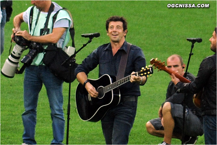 La surprise Patrick Bruel chantera avec le sourire, sous les sifflets.