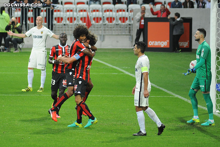 Belle joie de Paul Baysse avec Dante Bonfim et Malang Sarr