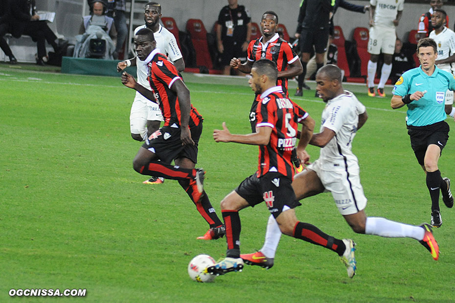 Younès Belhanda et Mario Balotelli