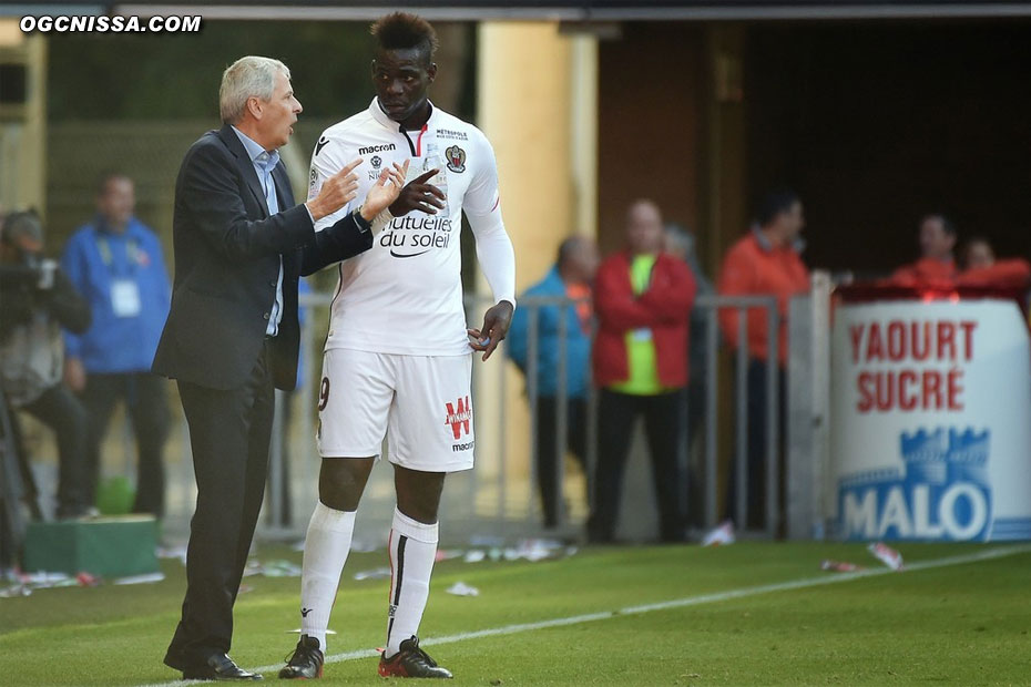 Lucien Favre recadre Mario Balotelli