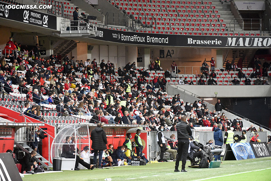 1000 supporters sont présent à l'Allianz Riviera