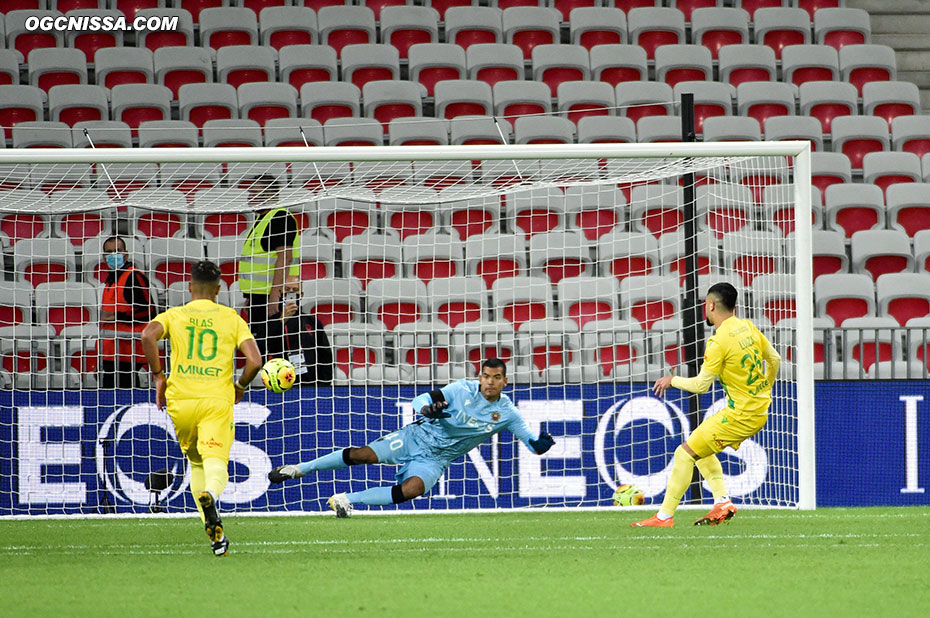 Nantes égalise sur un penalty généreux. Walter Benitez ne peut rien faire