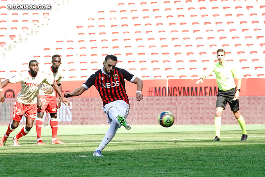 Alors que Monaco a égalisé sur penalty, c'est Amine Gouiri qui a l'occasion de redonner l'avantage au Gym sur penalty