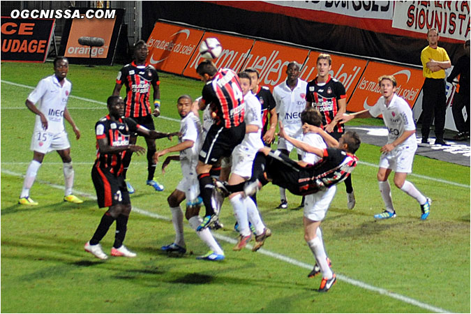 Nice pousse pour égaliser, mais le score sera de 1 à 0 pour Dijon à la pause