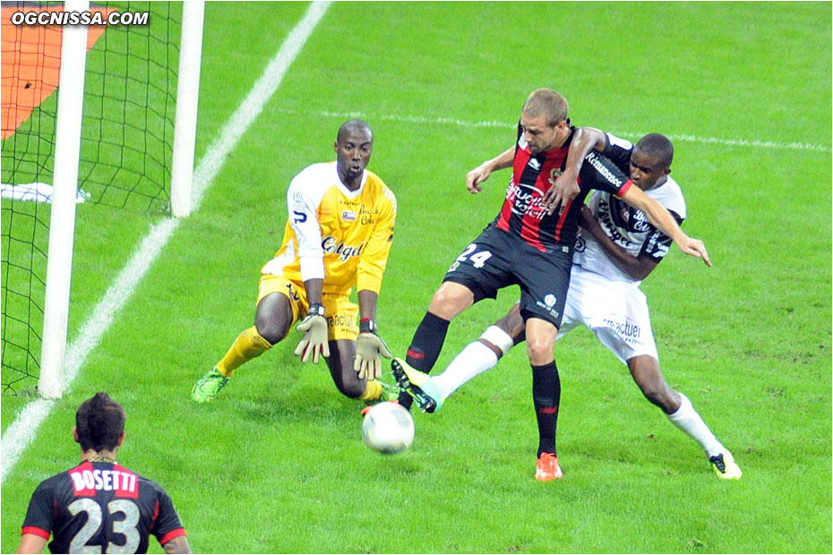 Mathieu Bodmer est à deux doigts d'ouvrir le score