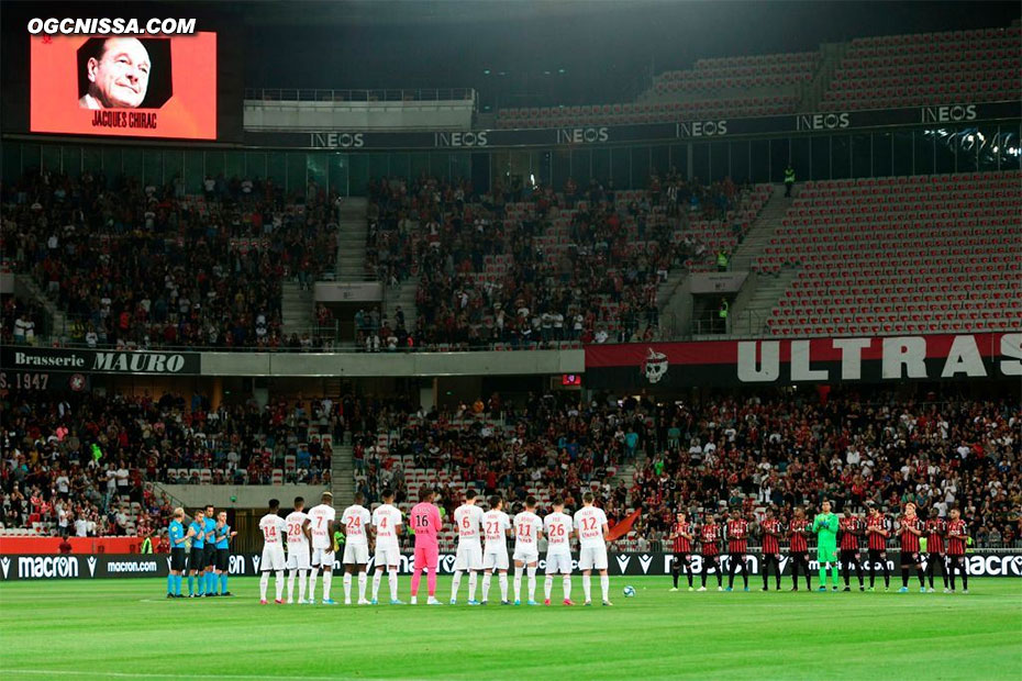 Minute de silence pour Jacques Chirac