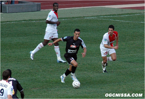 Olivier Echouafni au milieu de terrain