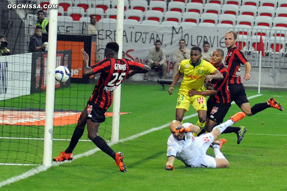 Au 2e poteau, Romain Genevois, pour sa première titularisation cette saison, égalise !