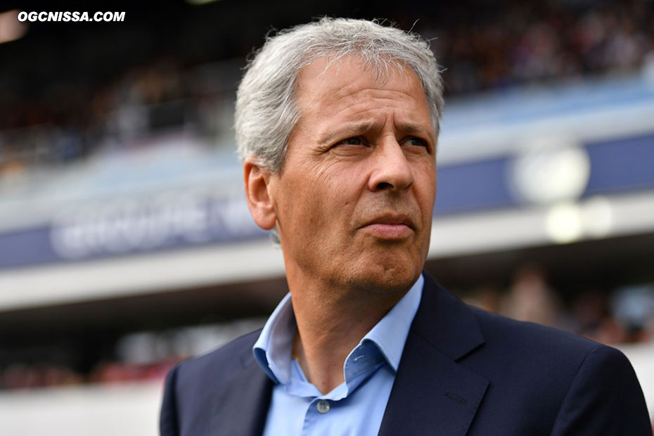 Lucien Favre avant le coup d'envoi