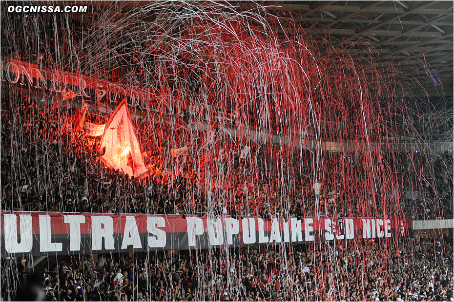 Le tifo de la BSN est encore plus beau avec de la couleur