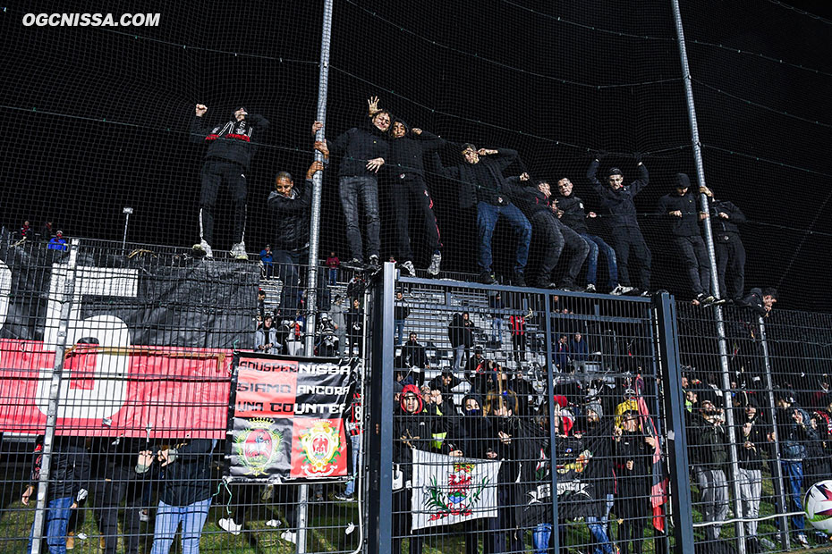 Les supporters BSN des Aiglons peuvent exulter, Nice est leader du championnat !