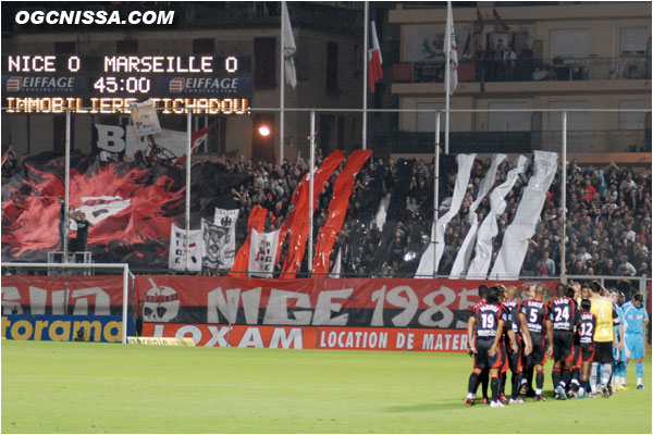 L'entrée des joueurs devant la BSN