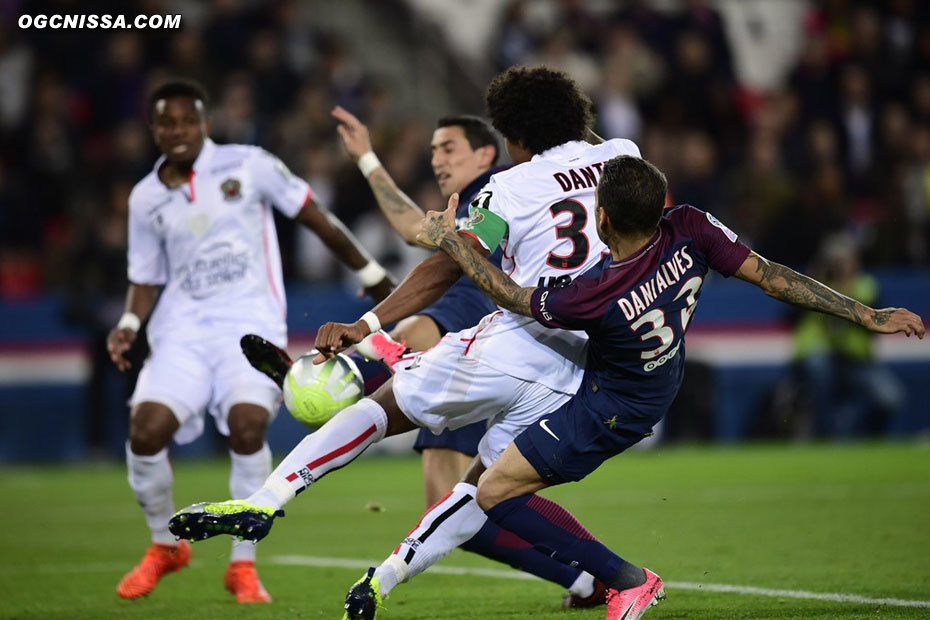 Dante Bonfim marquera contre son camp le 3e but parisien