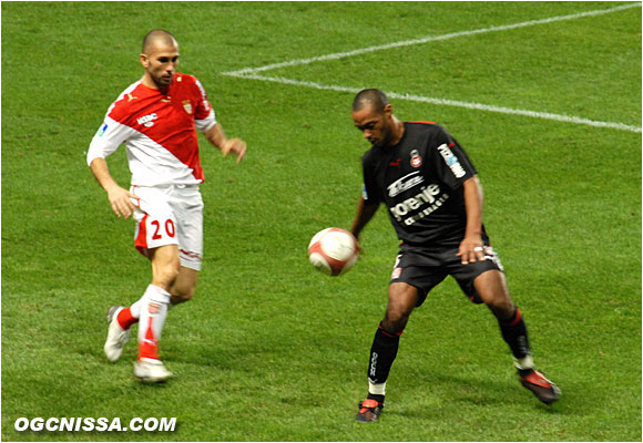 Cédric Kanté en défense centrale