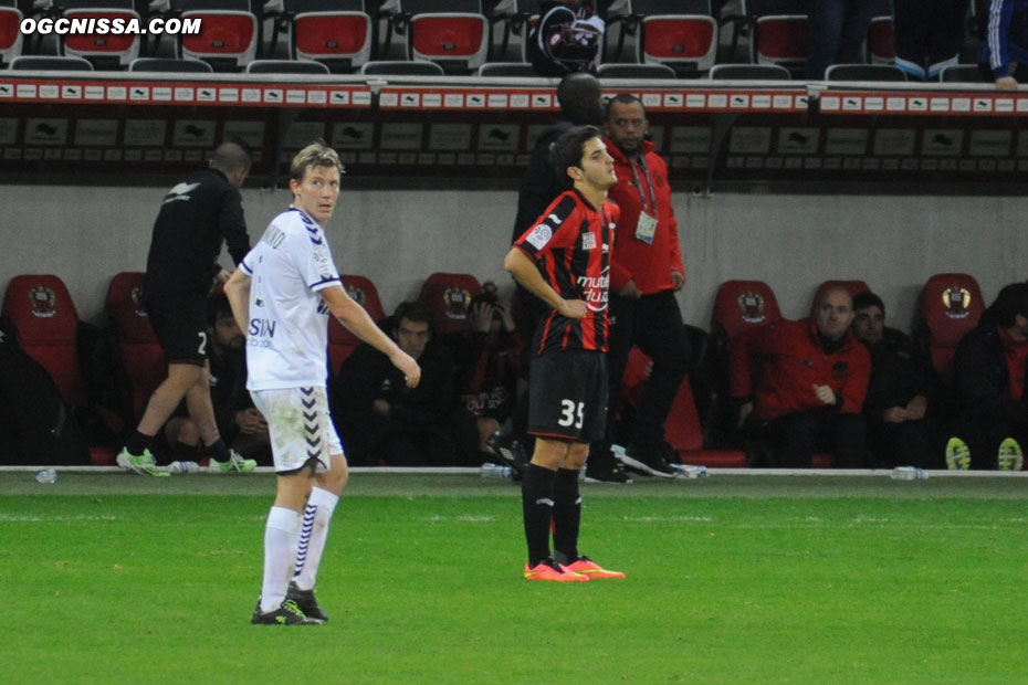 C'est terminé. Match nul et vierge. Quelques minutes de jeu en plus pour Paulin Puel, rentré dans les arrêts de jeu.