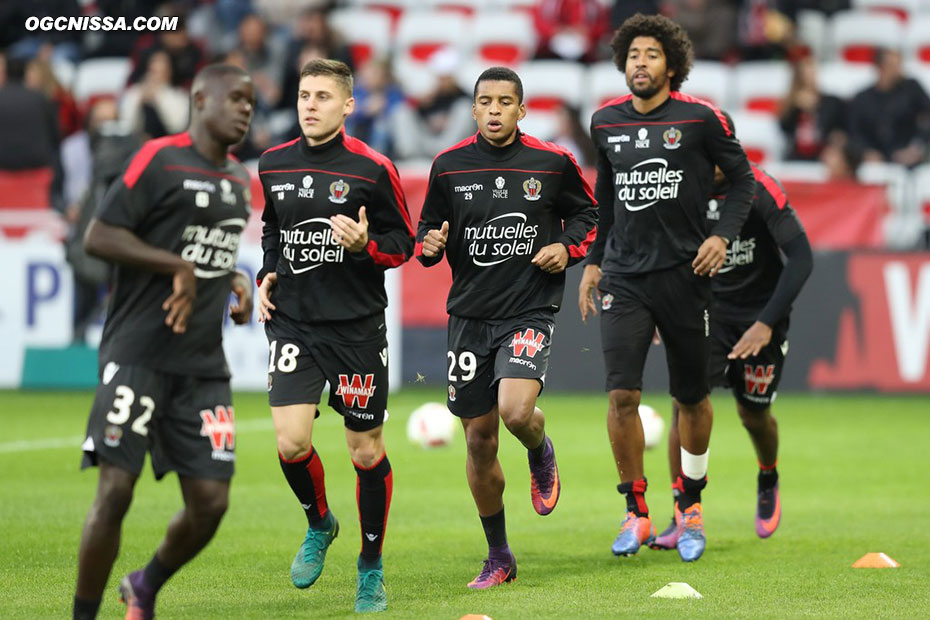 Remi Walter, Dalbert Henrique et Dante Bonfim à l'échauffement