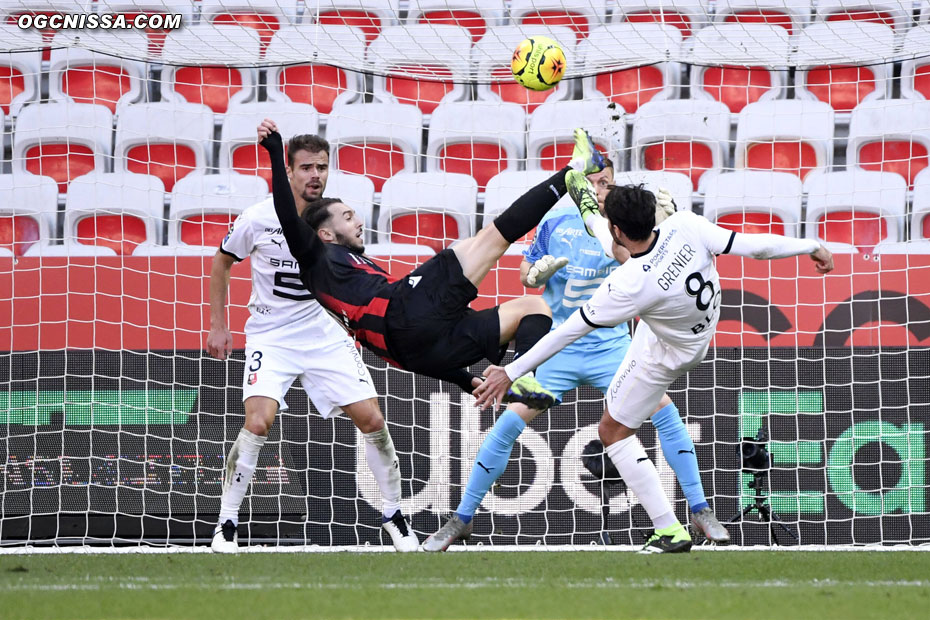 Mais Amine Gouiri ne cadre pas ses tentatives