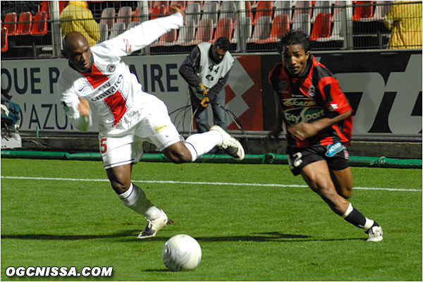 Une dernière accelération de Bakari Koné...