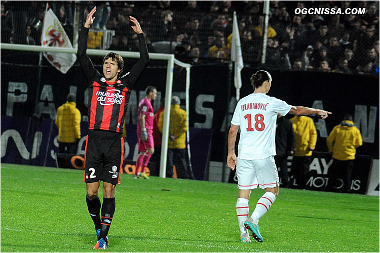 Renato Civelli harangue les supporters