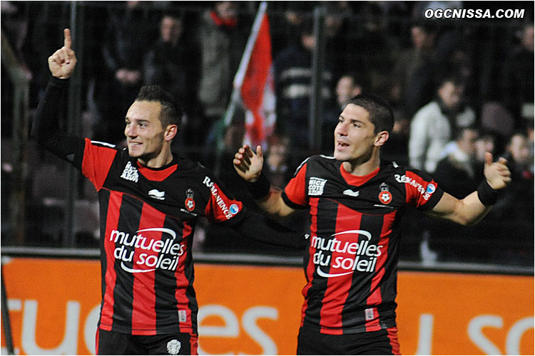 C'est terminé, Nice s'impose face au PSG, pour la plus grande joie d'Eric Bauthéac et Jérémy Pied.