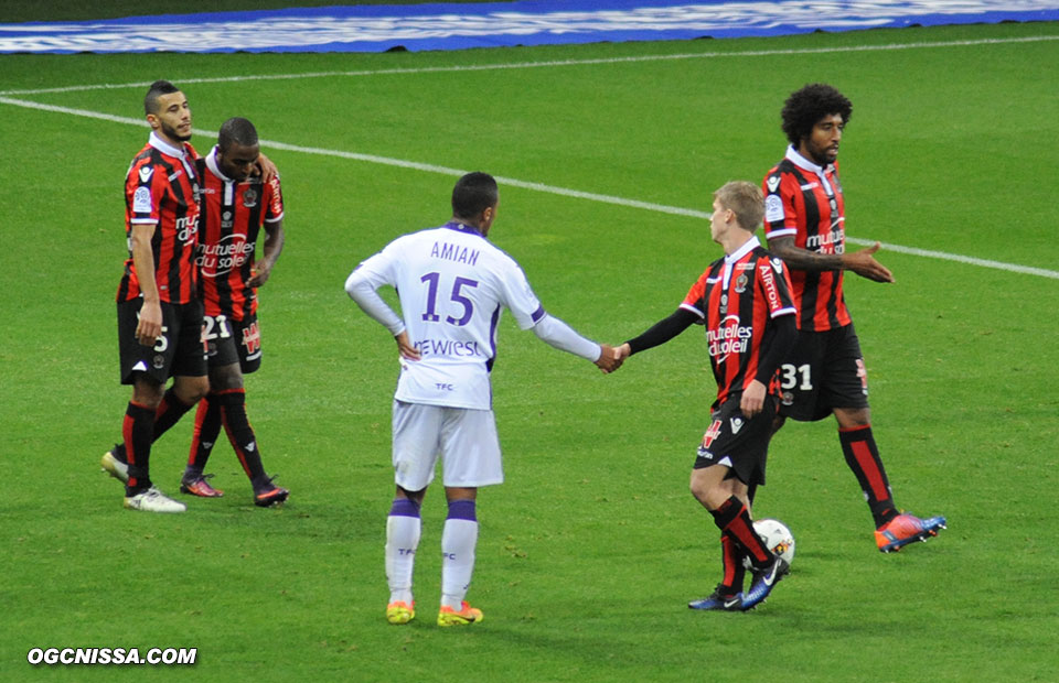 C'est terminé. Nice s'impose 3 à 0 et garde la tête de la L1