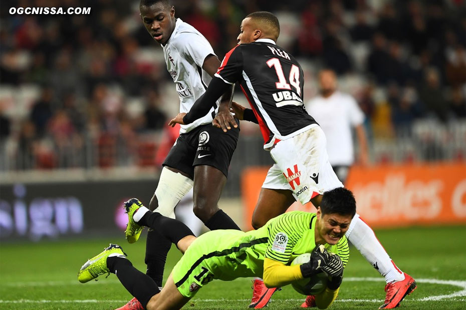 Alassane Plea est trop court