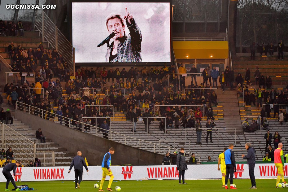 Hommage à Johnny Hallyday, comme sur tous les stades de Ligue 1